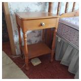 TURNED LEG SIDE TABLE