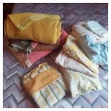 VINTAGE SHEETS & BLANKETS