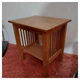 OAK ARTS & CRAFTS STYLE SIDE TABLE