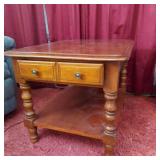 COLONIAL SIDE TABLE