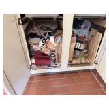 Contents of kitchen drawers
