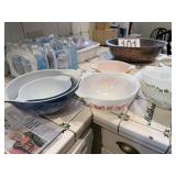 Misc group of Pyrex bowls