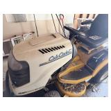 Cub Cadet riding mower GT2542
