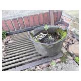 Cast iron bucket w/handle - nice