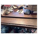 Square oak table w.claw feet & extension leaves