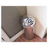 Trash receptacle