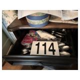 3 drawers of stainless silverware