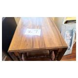 Drop leaf table
