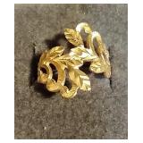14k Beverly Hills Gold Ring- Feathery Design