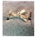14k White Gold Ribbon Design Ring