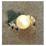 14k Ring, Pearl w/3 Sm Diamonds & Dark Saphires