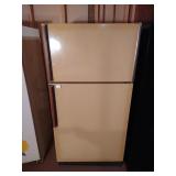 Figidaire 15 cu ft Refigerator Custom Deluxe