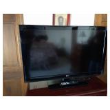 LG 42" TV with Remote model 42CS570