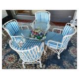 Lloyd Flanders Patio Table w/4 Chairs