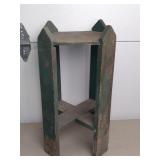 Plant Stand 21.5" Tall