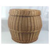 Large Wicker Basket w Lid
