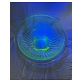 Uranium Glass Mixing Bowl (Large Crack)