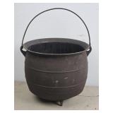 #9 Cast Iron 3 Leg Bean Pot Gate Mark