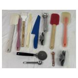 Kitchen Utensils, Spatulas, Spoons, Pizza Cutter-