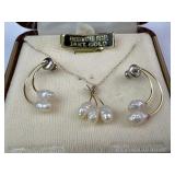 14kt Necklace & Earrings 2.33g