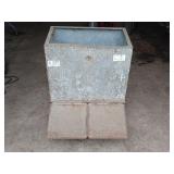 Galvanized Animal Feeder (Bottom Rusty)
