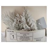 White 6ï¿½ Christmas Accent Tree