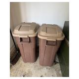 2 Plastic Trash Cans with Lids