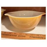 Vtg. Pyrex Bowl