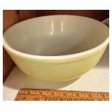 Vtg. Pyrex Bowl