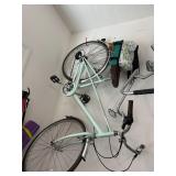 SCHWINN Women s Bike