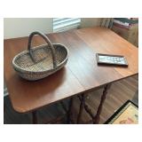 Table and Decor Lot