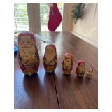 Vintage Nestinh Dolls