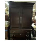 Wooden Wardobe Dresser