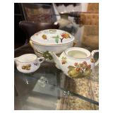 Royal Worcester Evesham Gold Collection Set