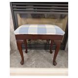 Queen Ann stool