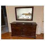 Dresser w/mirror