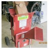 TOMAHAWK WOOD CHIPPER