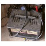 BATTERY CHARGER