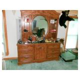 DRESSER