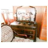 DRESSER