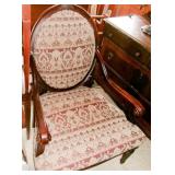 OVERSIZED CHAIR