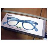 The LOOK Reading Glasses "The Poet". (2.50) The LOOK Reading Glasses "The Poet". (2.50)