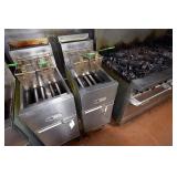 Dean Model SR152 2-Basket Gas Fryer, Right