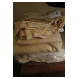 2 Bedspreads