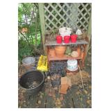 Lot - Flower pots, potting table