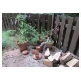 Lot - Flowers, planters etc.
