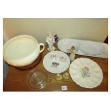 Lot - Vintage serving items and decorative