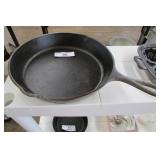 Cast Iron Pan (8 S-K) 11"