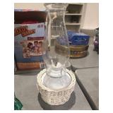 Oil lamp with wicker bottom