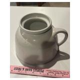 Bybee white pot w/handle no lid